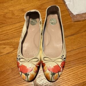 Beberlis Floral Flats